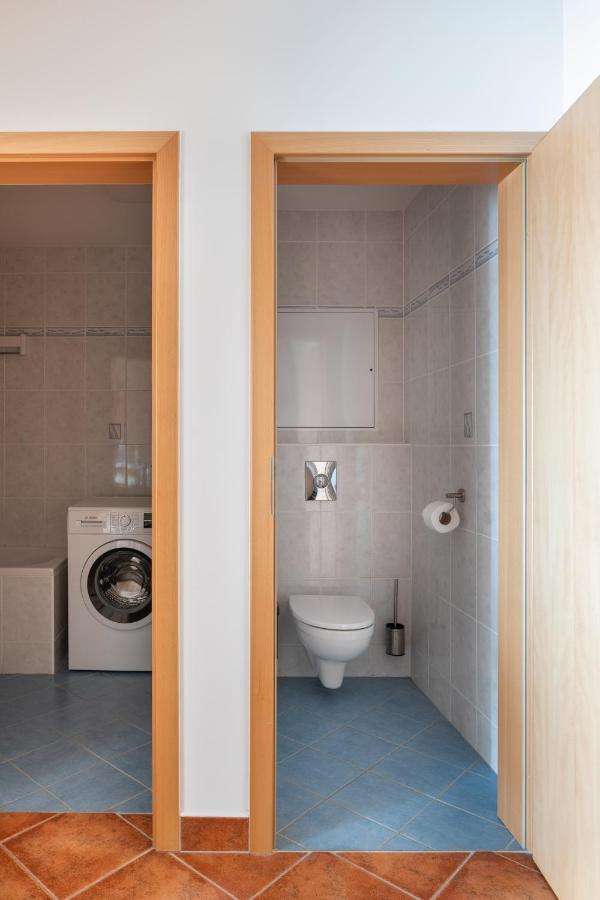 Apartament Sunny In Modrany By Days Praga